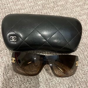 CHANEL Sunglasses